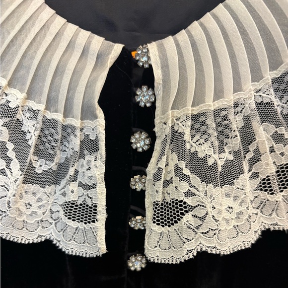 Doen Black Mini Dress with White Lace Collar - Picture 3 of 8